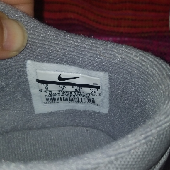 NIKE SHOES - Picture 5 of 6